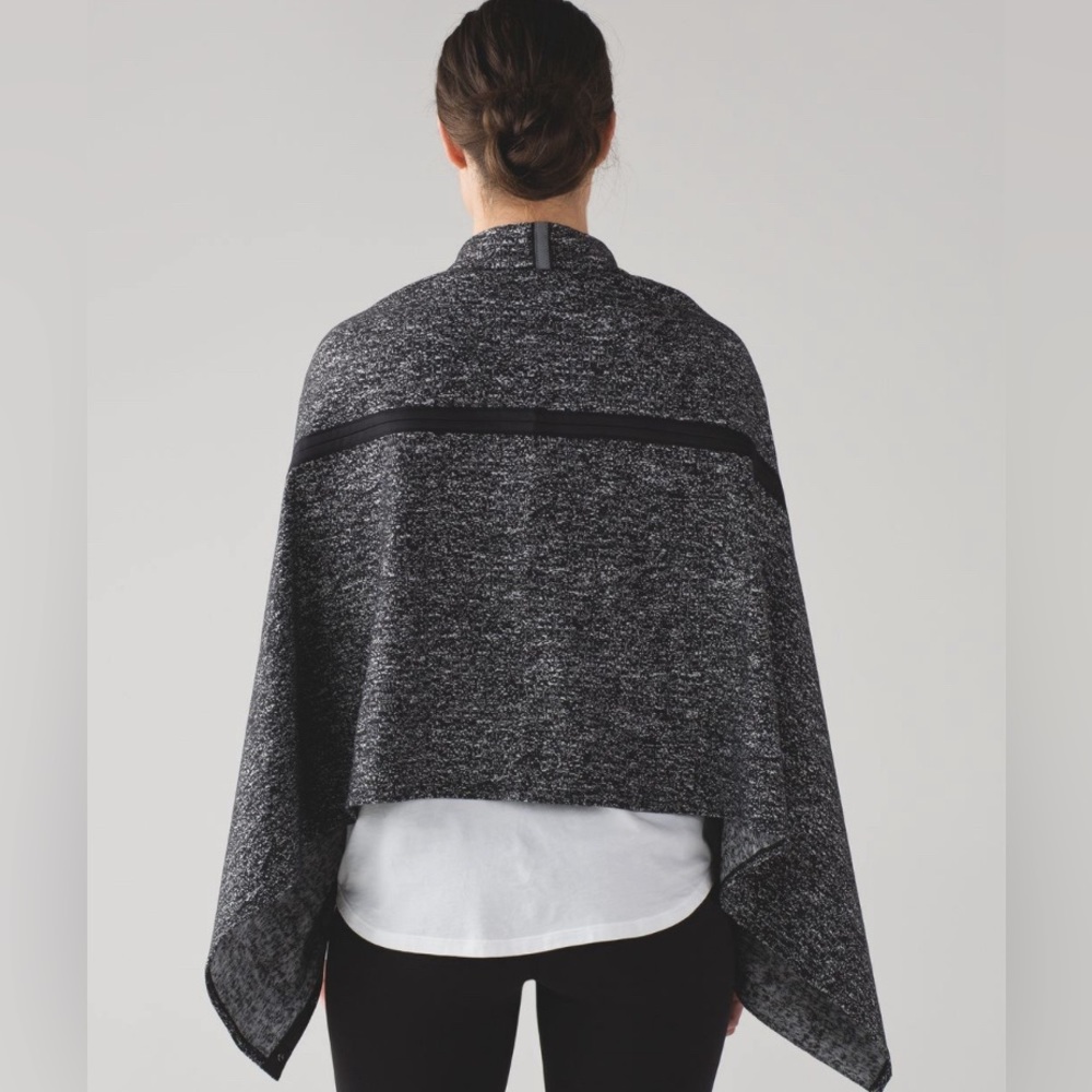 NWOT Lululemon Vinyasa Wrap Scarf Running Luon Suited Jacquard Black White